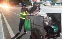 Lặng lẽ phận người mưu sinh trong đêm giao thừa