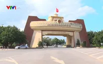 Khó kiểm soát xe qua cửa khẩu Lao Bảo