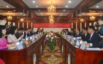 Đồng chí Đinh La Thăng hội kiến các lãnh đạo của Lào