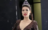 Lan Khuê chính thức ngồi "ghế nóng" người đẹp xứ dừa 2016