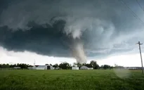 Mỹ: Lốc xoáy quét qua bang Oklahoma, ít nhất 2 người thiệt mạng