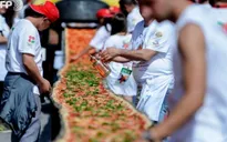 Kỷ lục bánh pizza dài nhất thế giới