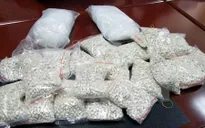 Điện Biên: Bắt giữ đối tượng vận chuyển 3 bánh heroin và 1.600 viên ma túy