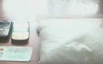 Bắt 4 đối tượng tàng trữ 2,1 kg ma túy đá