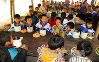 Nghệ An: Xã hội hóa bữa ăn bán trú cho học sinh miền núi