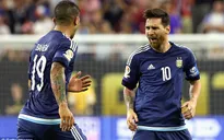 Lập siêu phẩm đá phạt, Messi trở thành chân sút hay nhất lịch sử Argentina