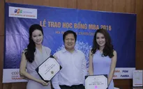 Á hậu Thụy Vân, MC Thu Hương nhận học bổng MBA