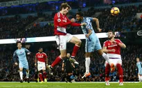 Vòng 11 Ngoại hạng Anh: Thủng lưới phút bù giờ, Man City mất ngôi đầu
