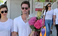 Miranda Kerr mua nhà sống chung với bạn trai