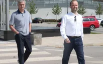 Mourinho lần đầu ghé thăm sân tập Carrington