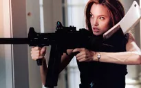 Ruồng bỏ Brad Pitt, Angelina Jolie lao đầu vào đóng phim?