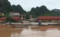 Mưa lũ miền Trung: 15 người thiệt mạng, 9 người mất tích