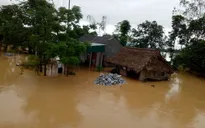 Hàng nghìn học sinh Hà Tĩnh phải nghỉ học do lũ