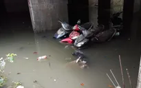 TP.HCM: Giải cứu kịp thời hàng trăm xe máy trong hầm xe ký túc xá