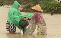 Mưa lớn gây ngập sâu ở Khánh Hòa