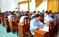 Đồng Tháp: Nhiều công chức không biết... đóng dấu, soạn văn bản