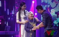 Hoa hậu Ngọc Hân bật khóc khi gặp bà ngoại trên sóng truyền hình