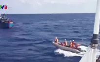 Sát cánh cùng ngư dân vươn khơi bám biển