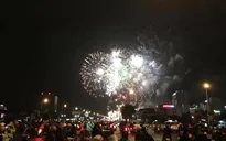 Người dân cả nước hân hoan đón chào năm mới