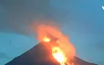 Mexico sơ tán hàng trăm người do hoạt động của núi lửa