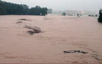 Mưa giảm, lũ các sông miền Trung đang lên