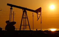 Nga và Saudi Arabia "ra tay", giá dầu thế giới tăng mạnh