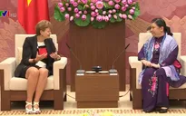 Phó Chủ tịch QH Tòng Thị Phóng tiếp nghị sĩ Quốc hội Đan Mạch