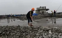 Hà Nội phá dỡ sai phạm tại tòa nhà 8B Lê Trực