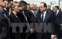 Tổng thống Pháp ủng hộ cảnh sát mang súng ngoài giờ làm