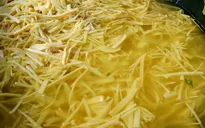 Măng ở Nghệ An “tắm” chất cấm vàng ô