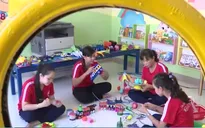 Giáo viên mầm non biến vật liệu phế thải thành đồ dùng đồ chơi dạy học