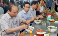 Thủ tướng ăn phở, uống cà phê bình dân ở TP.HCM