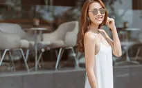 Diện váy yếm dạo phố, Diệp Bảo Ngọc lộ lưng trần gợi cảm