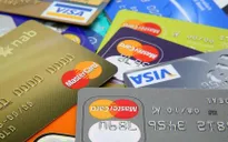 Các hãng phát hành thẻ bị kiện vì bắt người dùng chuyển sang thẻ chíp