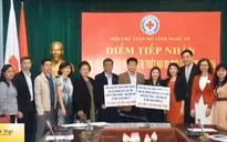 Đoàn kiều bào trao 1,5 tỷ đồng cho các trường học Nghệ An, Hà Tĩnh