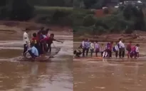 Clip qua sông đi học ở Yên Bái gây sốt trên Facebook