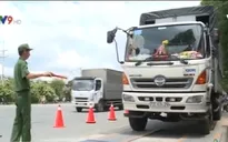 TP.HCM: Ra quân xử lý xe quá tải