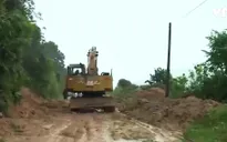 Quảng Trị: Mưa lớn gây sạt lở, ách tắc nhiều tuyến đường