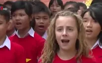 Cô bé Capri và Hành trình “80 bài quốc ca kết nối trái tim” đến Đà Nẵng