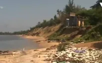 Bờ biển Quảng Nam ngập ngụa rác thải