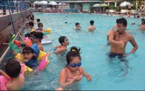 Tuổi nào thích hợp cho trẻ học bơi?