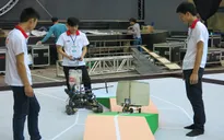 Cận cảnh các Robocon ra sân "tìm năng lượng sạch"