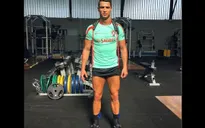 Ronaldo khoe cơ bắp cuồn cuộn trước trận gặp Ba Lan