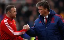 Rooney bênh vực thầy Van Gaal: Muốn trách, hãy trách các cầu thủ Man Utd