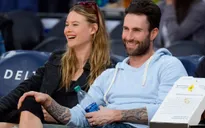Con gái Adam Levine giống mẹ