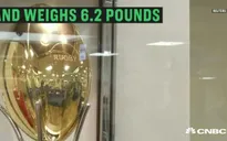 Nhật Bản giới thiệu bóng rugby bằng vàng trị giá hơn 80 tỷ đồng