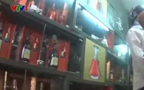 Người tiêu dùng quay cuồng với "ma trận" rượu ngoại