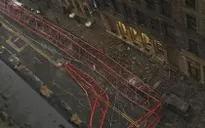 Sập cần cẩu dài hơn 150 m giữa New York, 4 người thương vong