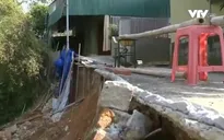Sạt lở bờ sông Đào, người dân Nghệ An ngày đêm lo lắng