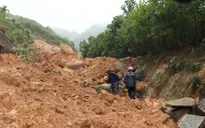 Mưa lớn gây sạt lở nặng ở miền núi Quảng Ngãi